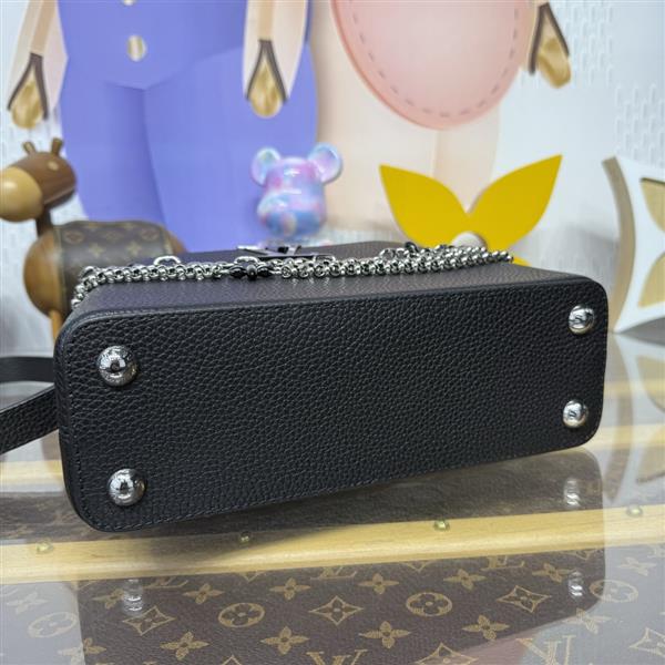 2026120185549359 270